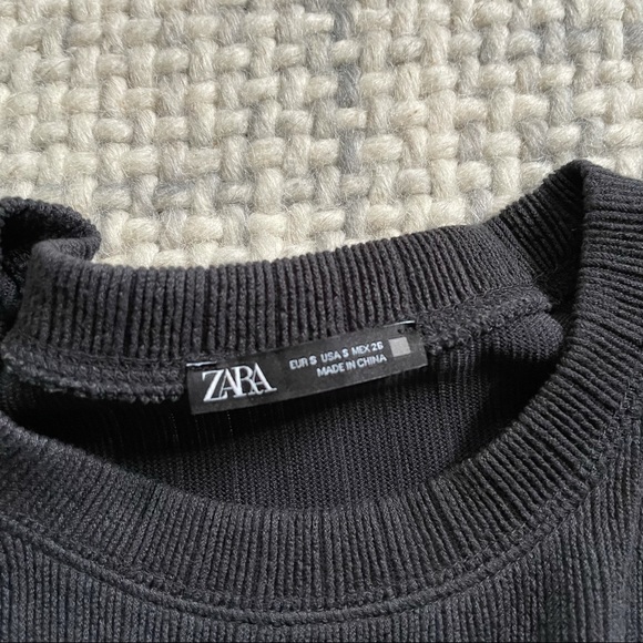 Zara Grey Ribbed Ruched Cropped Sweater Size Small - Picture 3 of 4